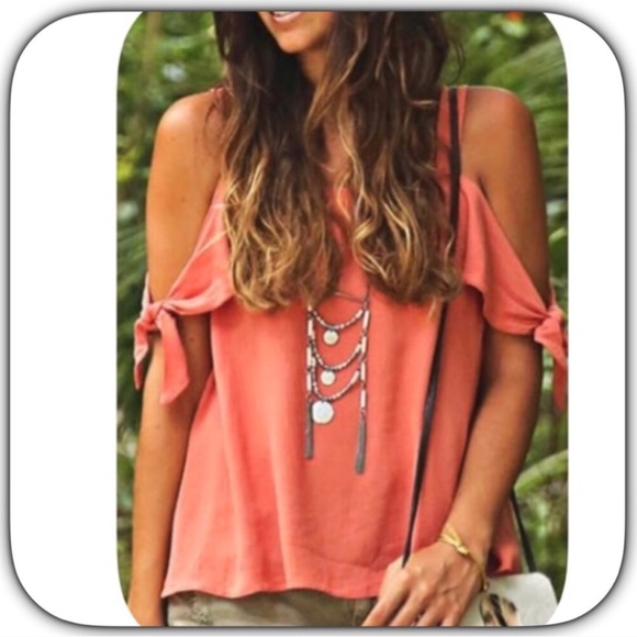 Boutique Tops - HP NWT Sweet Coral/Pink Cold Shoulder Top